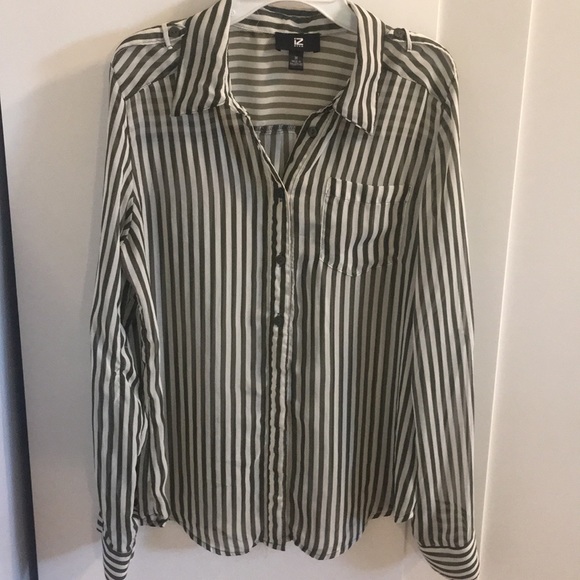 Iz Byer Tops - 4 for $20 IZ BYER HUNTER GREEN BLOUSE